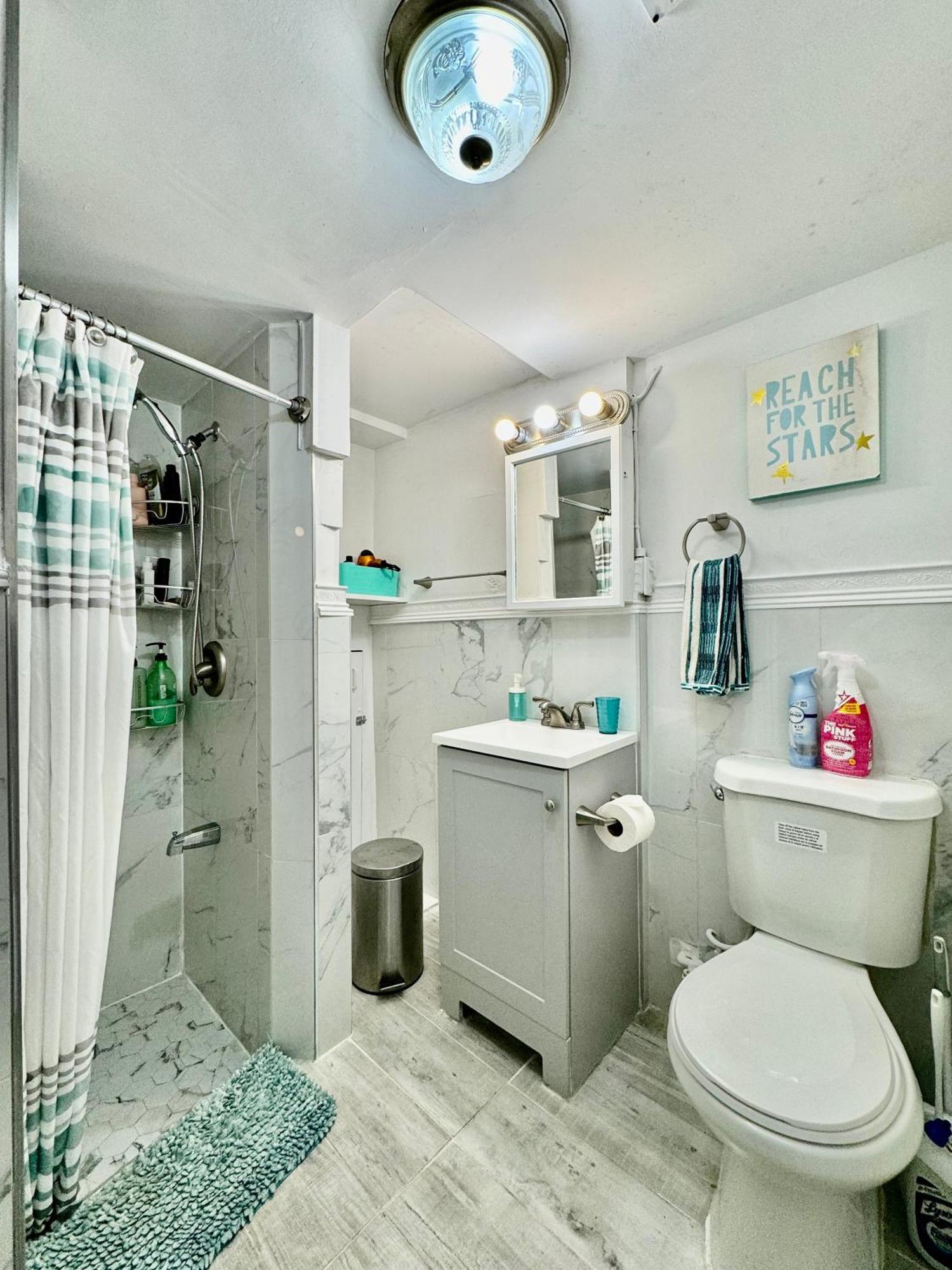 Tiny Private Room On The 1St Floor With Shared Bathroom Near Seatac Airport And Downtown 西雅图 外观 照片