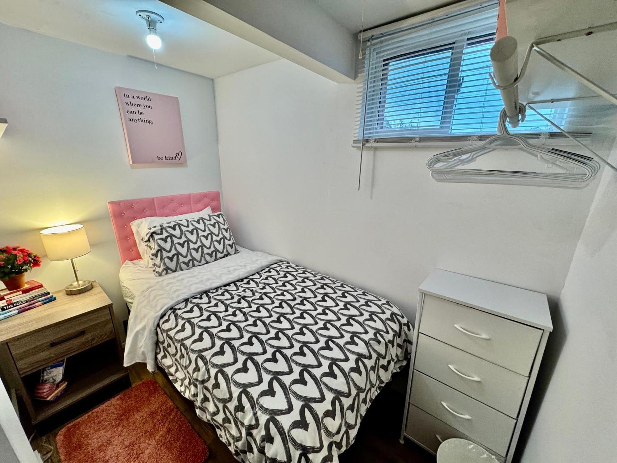 Tiny Private Room On The 1St Floor With Shared Bathroom Near Seatac Airport And Downtown 西雅图 外观 照片