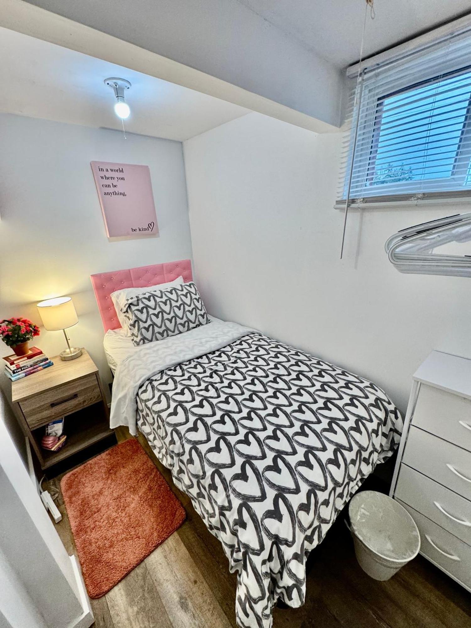 Tiny Private Room On The 1St Floor With Shared Bathroom Near Seatac Airport And Downtown 西雅图 外观 照片